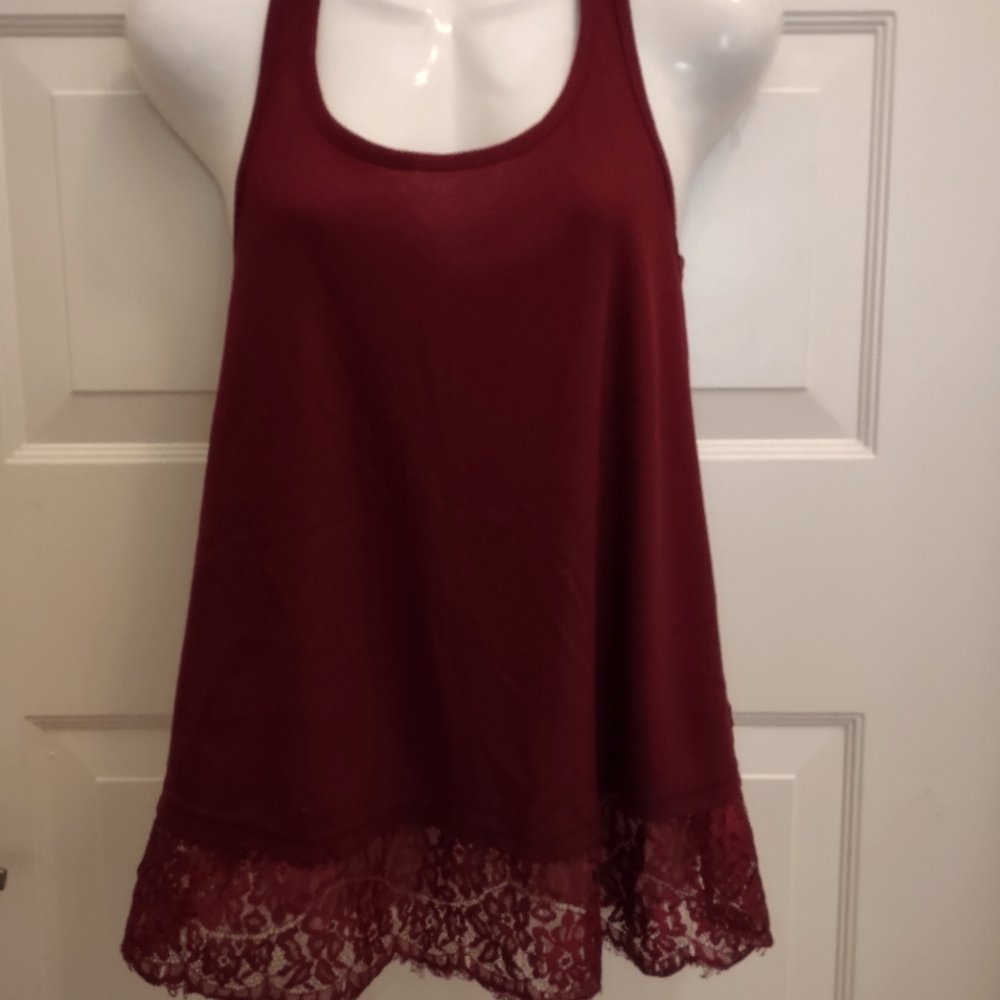 WF CRANBERRY FLARE LACE RACER BACK TOP